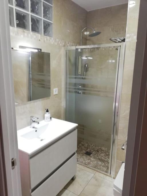 Piso Reformado 3 Habitaciones Sevilla Bagian luar foto